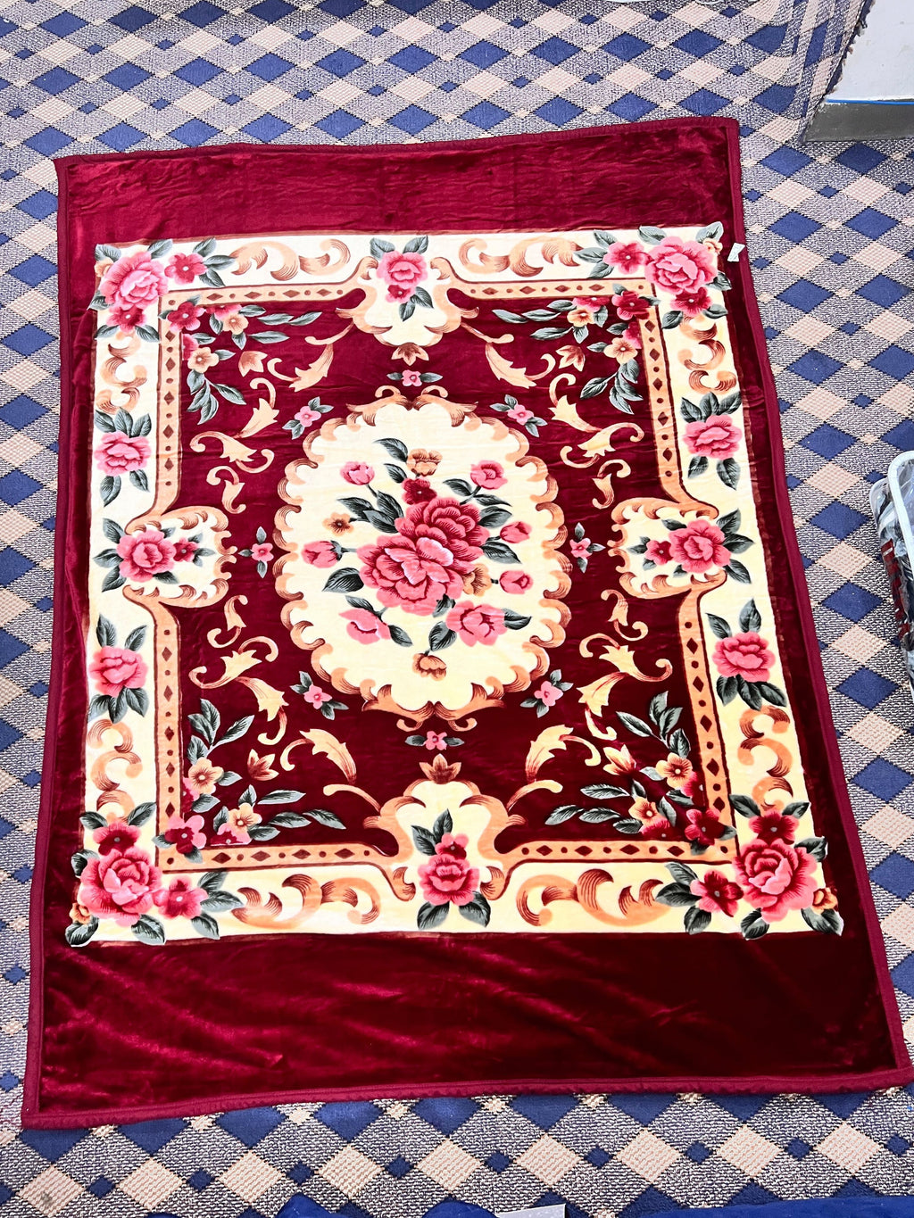 Ultra-Soft Kambal Blanket – Warm Fleece Winter Blanket (Single/Double/King)